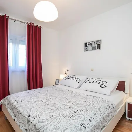 Apartman Vucak Lägenhet *
